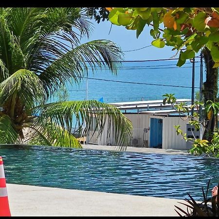 By The Sea Batu Ferringhi Beach Front Apartment Suite Εξωτερικό φωτογραφία