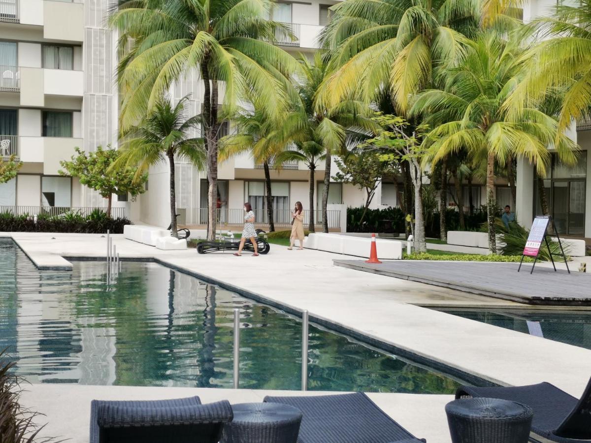 By The Sea Batu Ferringhi Beach Front Apartment Suite Εξωτερικό φωτογραφία