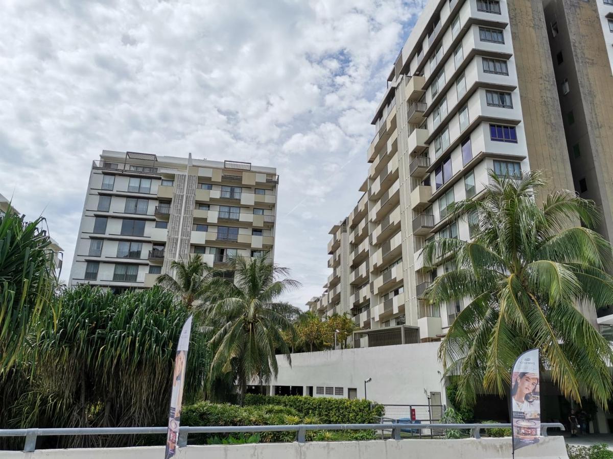 By The Sea Batu Ferringhi Beach Front Apartment Suite Εξωτερικό φωτογραφία