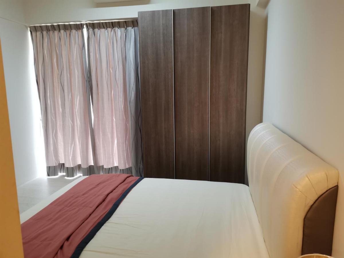 By The Sea Batu Ferringhi Beach Front Apartment Suite Εξωτερικό φωτογραφία