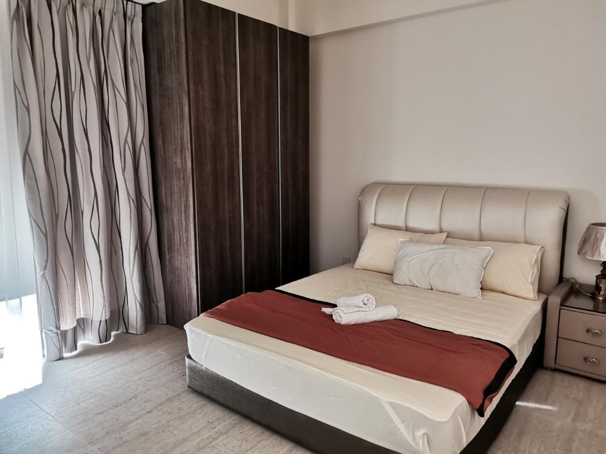By The Sea Batu Ferringhi Beach Front Apartment Suite Εξωτερικό φωτογραφία